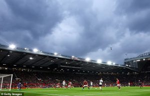 FA ปรับเงินไก่ 75,000 ฐานแฟนร้องเพลงเหยียดเพศ