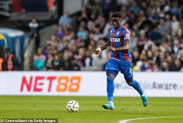 หงส์ร่วมวงไล่ล่าตัว ‘เกฮี’ เสริมแนวรับ