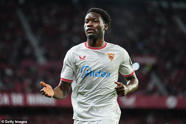 ปืนเล็งเป้า ‘อากูเม่’ ตัวแทน ‘ปาร์เตย์’