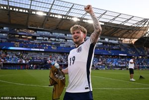 กำลังคึก! ‘เอลเลียตต์’ ลั่นสิงโตน้อยไร้ความกลัวชิงดำยู-21