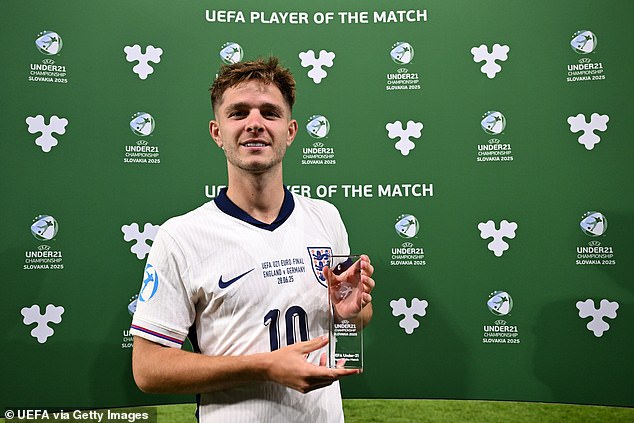 2 บิ๊กบุนเดสฯ สนทาบ ‘แม็คอาตี้’ ลาเรือ