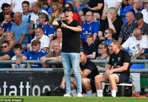 ปากพาซวย! กุนซือทีมนอกลีกโดนแบน 6 นัด พูดเหยียดเพศ