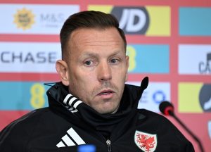 ให้เกียรติ! ‘ถีบจักร’ สั่งห้ามแข้งเวลส์แลกเสื้อทีมอื่น