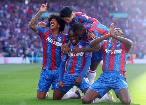 ‘พาเลซ’ อาจถูกฟันสิทธิ์ลุยยูโรป้าเหตุเจ้าของร่วมทีมลียง