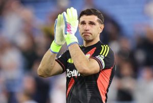 ผีเคยทาบ ‘มาร์ติเนซ’ แต่ยังเลือกไว้ใจ ‘โอนาน่า’