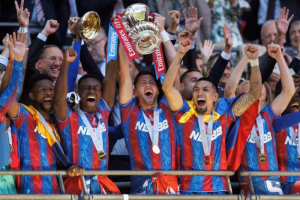 ส่อหลุดยุโรป! ยูฟ่าปัดตก ‘บิ๊กพาเลซ’ ขอโอนหุ้นให้ตัวแทน