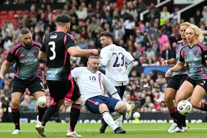 เตฟกด4! รูนยิงไว ‘เกมการกุศล’ ที่โรงละคร