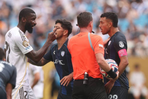 ฟีฟ่าสอบ ‘กัปตันปาชูก้า’ เหยียดผิว ‘รูดิเกอร์’