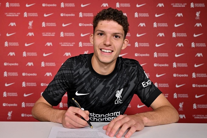 หงส์เฟิร์มสอย ‘เปชชี่’ นายด่านดาวรุ่ง 1.5 ลป.