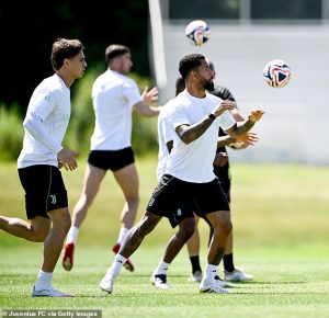 ‘ลุยซ์’ ส่อลาม้าลายกลับลีกผู้ดี