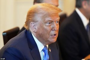 ‘ทรัมป์’ เฟิร์มร่วมเชียร์ชิงดำ CWC