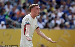 ยืนโล่ง ๆ! ‘พาลเมอร์’ หัวร้อน ‘แจ็คสัน’ ไม่จ่ายให้ยิง