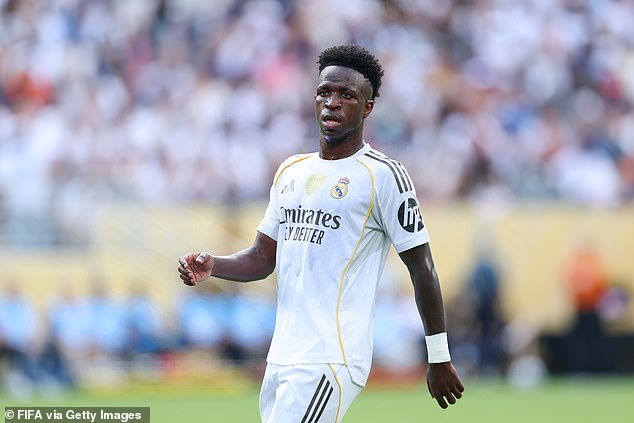 ปูด ‘วินิ’ ไม่ปลื้ม ‘คุณชาย’ จับเล่นฝั่งขวา