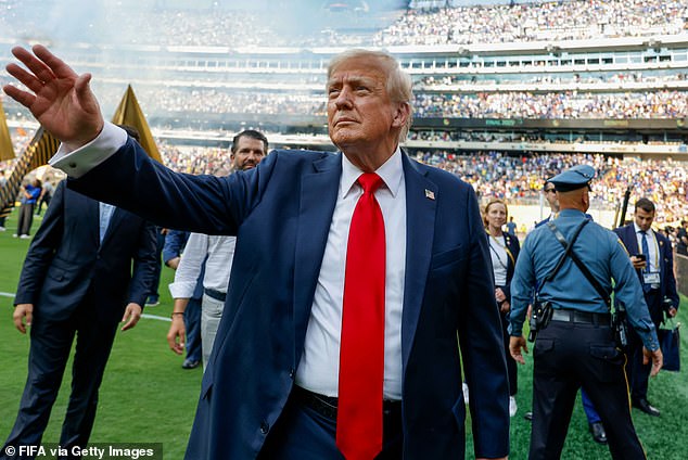 ‘ทรัมป์’ แย้มเปลี่ยนคำเรียก ‘ซ้อคเกอร์’ เป็น ‘ฟุตบอล’