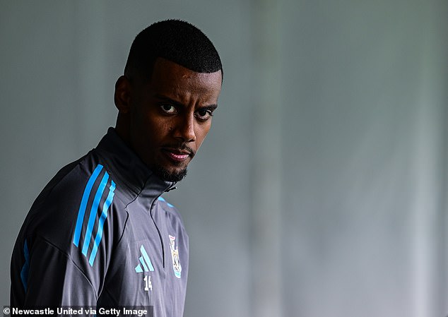 เริ่มแล้ว! สื่อตี ‘อิซัค’ เปิดฉากถก ‘อัล-ฮิลาล’