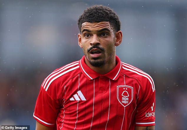 ‘กิ๊บบ์ส-ไวท์’ บินฝอยทองสมทบเข้าแคมป์เจ้าป่า