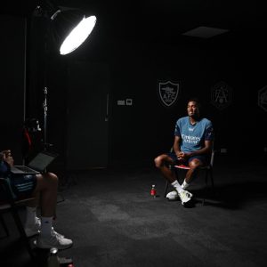 ไม่รอเปิดตัว! ‘มอสเกร่า’ บินแดนลอดช่องสมทบแข้งปืน