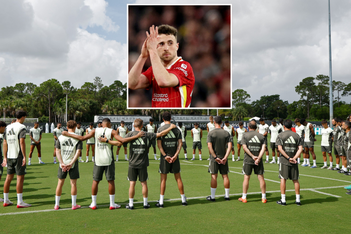 ‘ราชัน’ ยืนสงบนิ่งก่อนซ้อมไว้อาลัย ‘โชต้า’