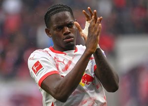 อนาคตอิบูไม่ชัวร์! หงส์ร่วมวงล่า ‘ลูเกบา’ คุมแนวรับ