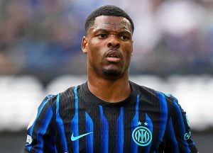 บาร์ซ่าสนคว้า ‘ดุมฟรีส์’ ค่าฉีกแค่ 25 ล้าน