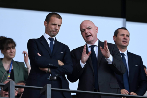 งอนฟีฟ่า! ‘ประธานยูฟ่า’ ปัดเข้าชมสโมสรโลก