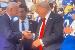 จ่ายภาษี? ‘ฟีฟ่า’ มอบเหรียญ+ถ้วยแชมป์ให้ ‘ทรัมป์’