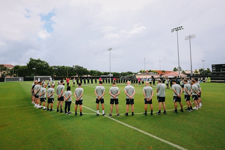 สิงห์,PSG ยืนสงบนิ่งไว้อาลัย ‘โชต้า’ ก่อนซ้อม