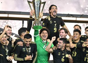 ‘อัลวาเรซ’ โขกชัย! จังโก้เฉือนมะกัน 2-1 ซิวโกลด์คัพสมัย 10