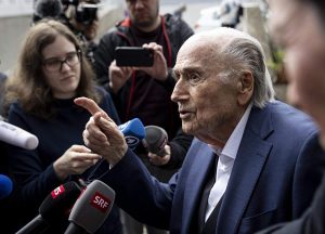 ‘แบลตเตอร์’ จวก FIFA ทำฟุตบอลหลุดมือให้ซาอุฯ