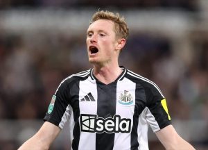 ลีดส์ยื่นรอบ 3 หวังสาลิกาปล่อย ‘ลองสตาฟฟ์’