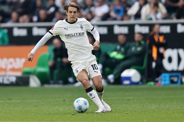 สิงห์หนุ่มลงโทษ ‘นอยเฮาส์’ ซ้อมทีมสำรองหลังคลิปวิจารณ์ผอ.กีฬา