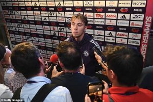 ผีผูกโบว์รอส่ง…มิลานคุยต่อเนื่องใกล้ปิดดีล ‘ฮอยลุนด์’