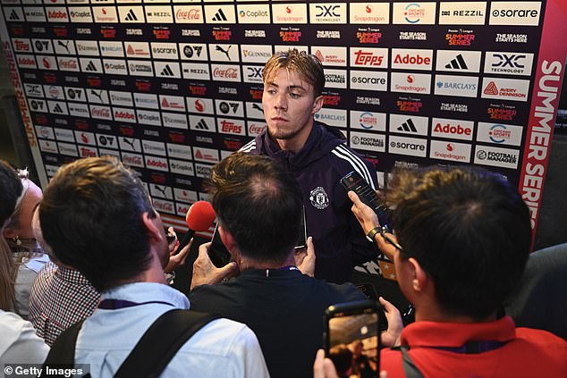 ผีผูกโบว์รอส่ง…มิลานคุยต่อเนื่องใกล้ปิดดีล ‘ฮอยลุนด์’