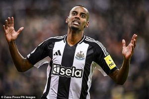 เชือดไก่ให้ลิงดู! ‘เนฟ’ เชียร์สาลิกาทำถูกไม่อ่อนข้อให้ ‘อิซัค’