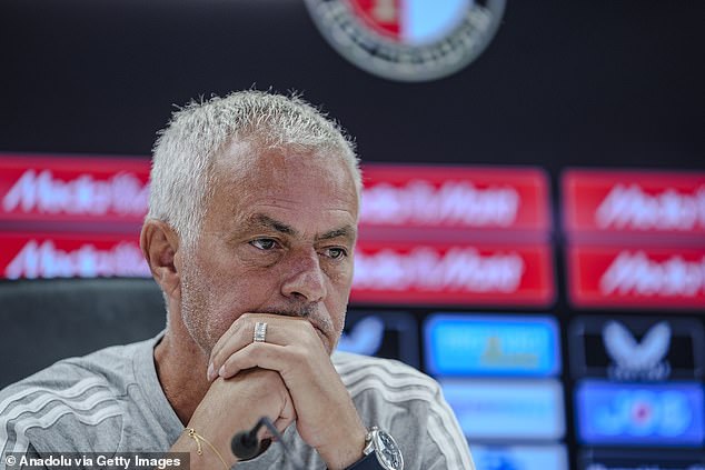 ประวัติศาสตร์ของผม! ‘น้ามู’ กล่าวอาลัย ‘คอสต้า’ ทั้งน้ำตา