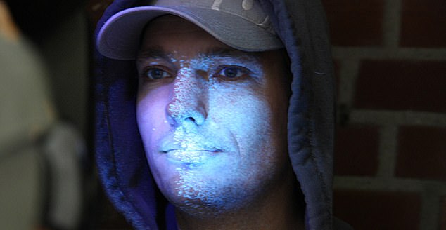 อย่างล้ำ! ผู้ดีใช้สเปรย์ DNA ล่องหนติดตามฮูลิแกน