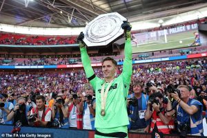 ใจถึงพึ่งได้! เผย ‘ดีน’ แวะเลี้ยงดื่มแฟนบอลฉลองโล่