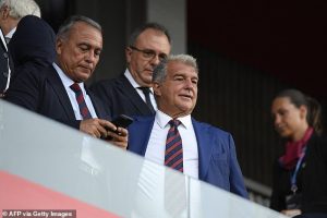 ‘ผบห.บาร์ซ่า’ โยกฉุกเฉิน! ควักเนื้อค้ำเงินกู้ลงทะเบียนแข้ง