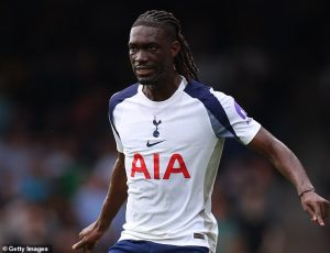 ไก่เตรียมเลหลัง ‘บิสซูม่า’ 20 ล้านปอนด์