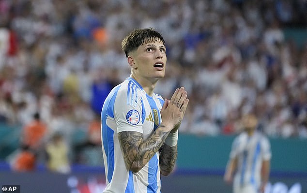 จะเอาไงต่อ! ‘การ์นาโช่’ หลุดโผขุนผลฟ้าขาว