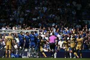 ไม่เกี่ยวกับผลัก! VAR ยึดประตูพาเลซ ‘เกฮี’ ยืนใกล้กำแพง