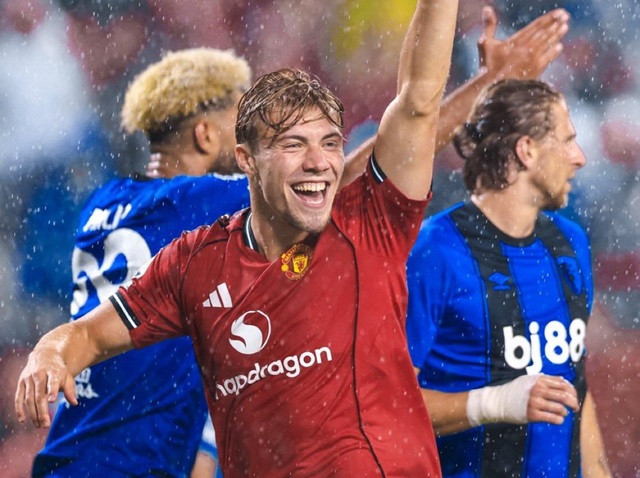 ผีเสียงอ่อย…ส่อแววให้มิลานยืม ‘ฮอยลุนด์’