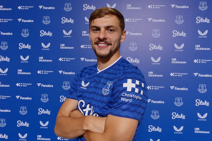 มิดฟิลด์มาแล้ว! ท๊อฟฟี่เช็คบิล KDH ค่าตัวรวม 29 ลป.