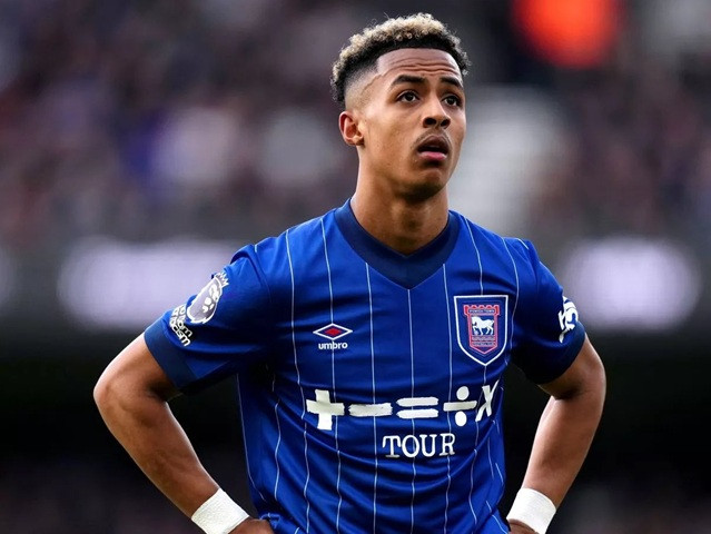 เจ้าป่าก็แห้ว! อิปสวิชปัด 35 ลป.ซื้อฮัทชินสัน