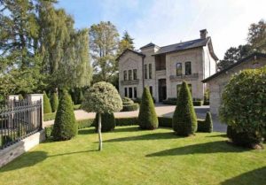 ‘คุนญ่า’ เจียด 5 ลป. ซื้อบ้านเก่า ‘อิบรา’