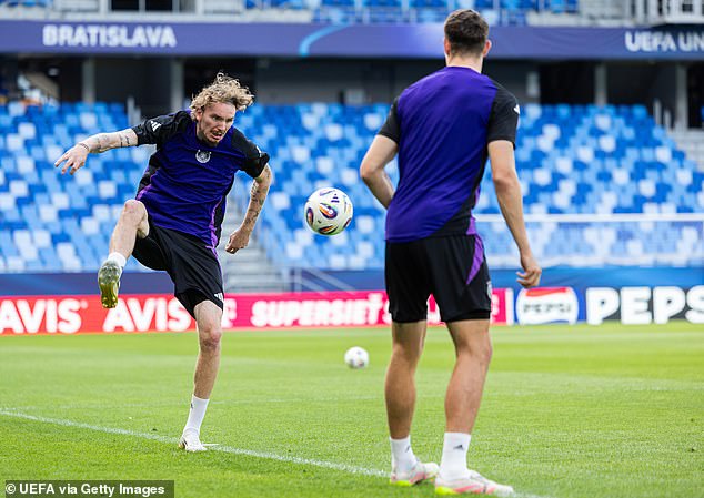 ‘น้องนิค’ ยังรอพี่เสือจนถึงเดตไลน์