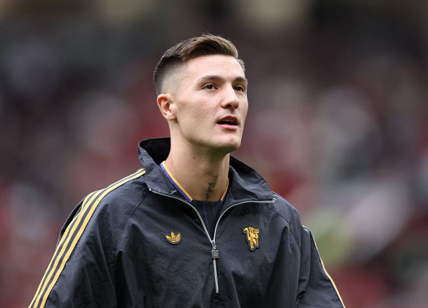 ‘เชชโก้’ ยาหอมเลือกผีสโมสรประวัติศาสตร์