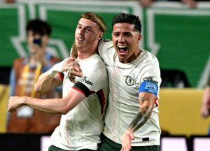 ซานเชซยก ‘พาลเมอร์-เอ็นโซ่’ สองแข้งอิทธิพลห้องแต่งตัวสิงห์