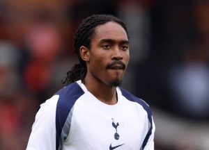 อยู่กันยาว ๆ! ไก่ใกล้มอบสัญญาใหม่ ‘สเปนซ์’