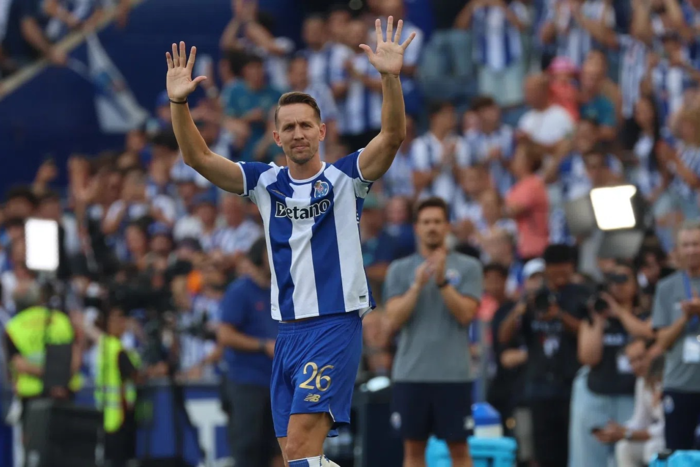 ‘ลุค เดอ ยอง’ เซ็นฟรีค้ำหอกปอร์โต้